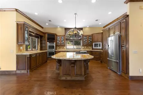 Kitchen - 801 Brentwood, Lake Arrowhead, CA 92352 photo 1 of 5