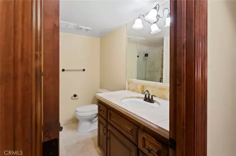 Bath - 801 Brentwood, Lake Arrowhead, CA 92352 photo 8 of 9