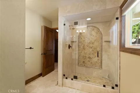 Bath - 801 Brentwood, Lake Arrowhead, CA 92352 photo 7 of 9