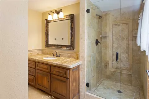Bath - 801 Brentwood, Lake Arrowhead, CA 92352 photo 5 of 9