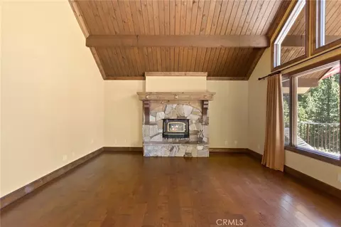 Living - 801 Brentwood, Lake Arrowhead, CA 92352 photo 3 of 7