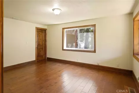 Bedroom - 801 Brentwood, Lake Arrowhead, CA 92352 photo 2 of 4