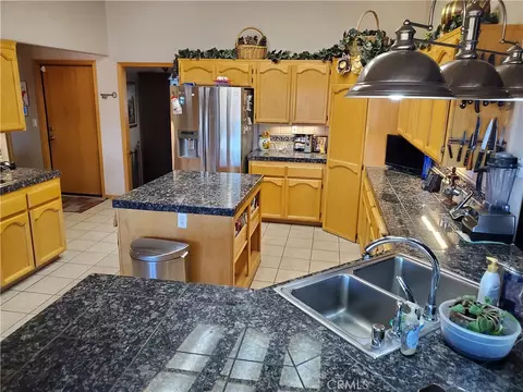 Kitchen - 19801 Eyota, Apple Valley, CA 92308 photo 2 of 4