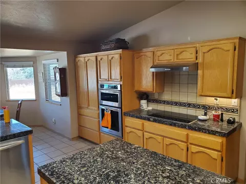 Kitchen - 19801 Eyota, Apple Valley, CA 92308 photo 4 of 4