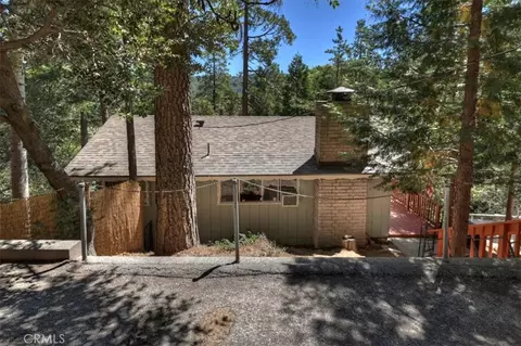 Exterior - 1069 Jungfrau Dr, Crestline, CA 92325 photo 3 of 8
