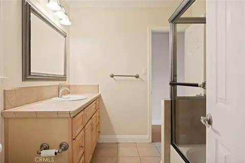 Bath - 940 Carob, Redlands, CA 92373 photo 1 of 4