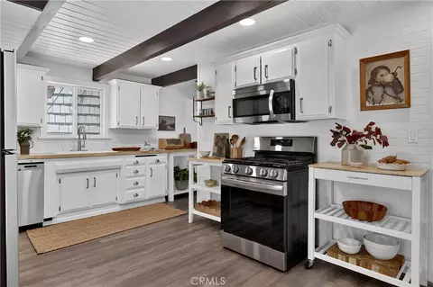 Kitchen - 335 Oak, Lake Arrowhead, CA 92352 photo 1 of 4