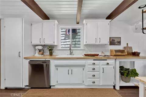 Kitchen - 335 Oak, Lake Arrowhead, CA 92352 photo 3 of 4