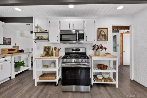 Kitchen - 335 Oak, Lake Arrowhead, CA 92352 photo 4 of 4