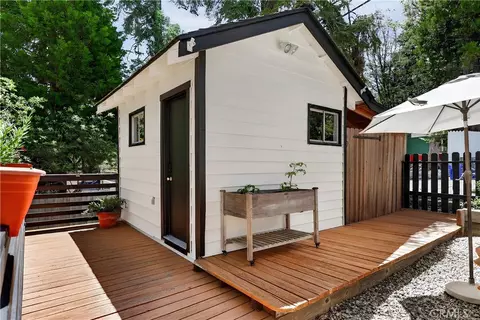 Exterior - 335 Oak, Lake Arrowhead, CA 92352 photo 4 of 9