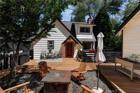 Exterior - 335 Oak, Lake Arrowhead, CA 92352 photo 3 of 9