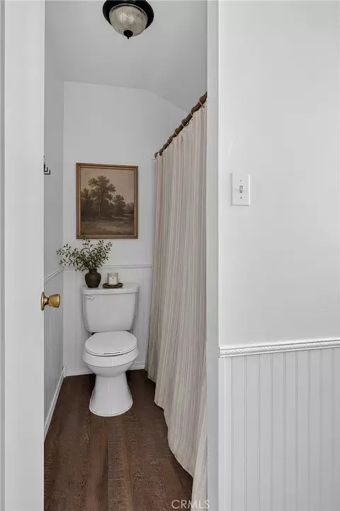 Bath - 335 Oak, Lake Arrowhead, CA 92352 photo 2 of 2