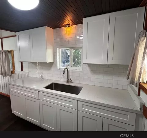 Kitchen - 40994 Spruce, Forest Falls, CA 92339 photo 1 of 1
