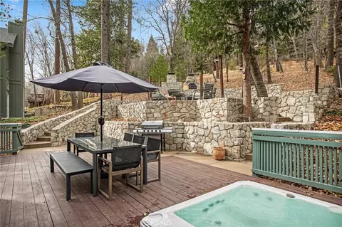 Exterior - 27516 W W Shr, Lake Arrowhead, CA 92352 photo 1 of 4