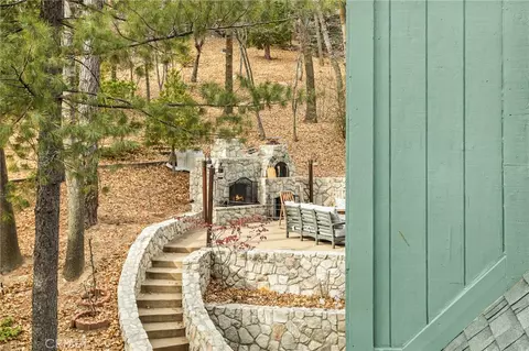 Exterior - 27516 W W Shr, Lake Arrowhead, CA 92352 photo 3 of 4