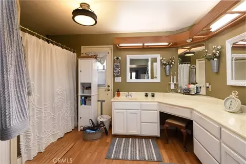 Bath - 1529 Olive, Ramona, CA 92065 photo 1 of 5