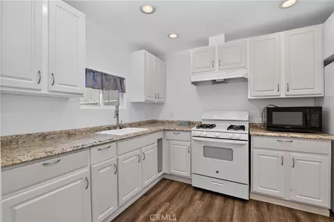 Kitchen - 34119 Avenue I, Yucaipa, CA 92399 photo 8 of 9