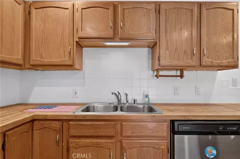 Kitchen - 34119 Avenue I, Yucaipa, CA 92399 photo 6 of 9