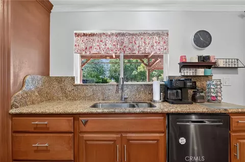 Kitchen - 34119 Avenue I, Yucaipa, CA 92399 photo 3 of 9