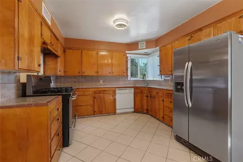 Kitchen - 417 E Cornell, Rialto, CA 92376 photo 3 of 4