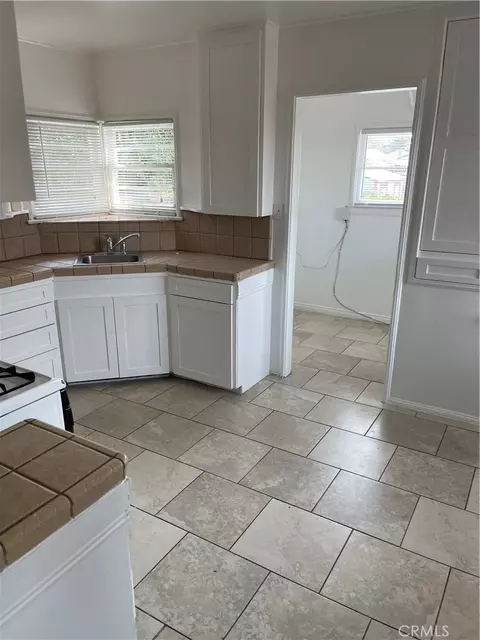 Kitchen - 35025 Yucaipa Blvd, Yucaipa, CA 92399 photo 3 of 3