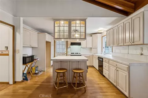 Kitchen - 24899 Basel, Crestline, CA 92325 photo 3 of 4