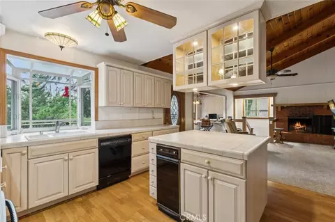 Kitchen - 24899 Basel, Crestline, CA 92325 photo 1 of 4