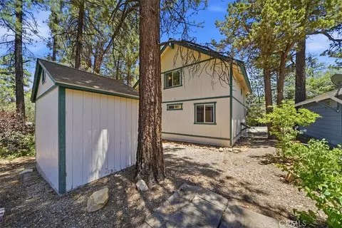 Exterior - 368 Imperial, Sugarloaf, CA 92386 photo 5 of 6