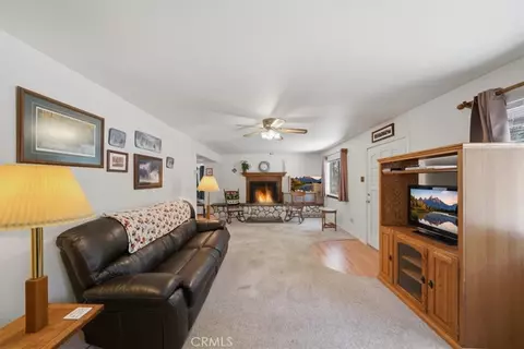 Living - 368 Imperial, Sugarloaf, CA 92386 photo 2 of 2