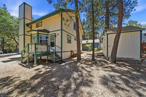 Exterior - 368 Imperial, Sugarloaf, CA 92386 photo 4 of 6
