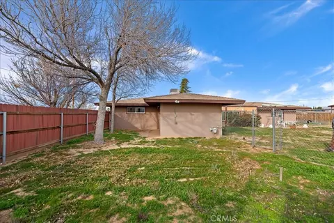 Exterior - 13285 Mesquite Rd, Apple Valley, CA 92308 photo 6 of 9