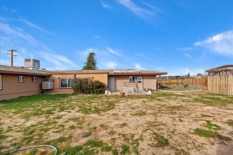 Exterior - 13285 Mesquite Rd, Apple Valley, CA 92308 photo 5 of 9