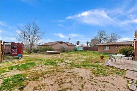 Exterior - 13285 Mesquite Rd, Apple Valley, CA 92308 photo 2 of 9