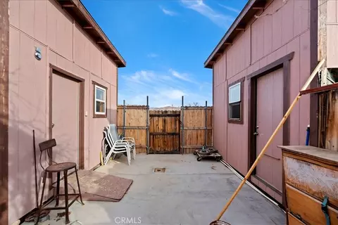 Exterior - 13285 Mesquite Rd, Apple Valley, CA 92308 photo 9 of 9