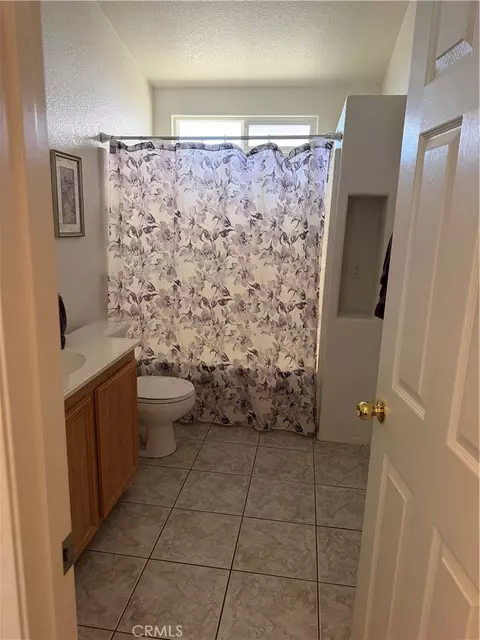 Bath - 14758 Sandstone, Adelanto, CA 92301 photo 3 of 3