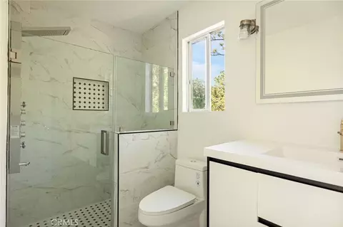 Bath - 1207 Aleutian, Lake Arrowhead, CA 92352 photo 2 of 7