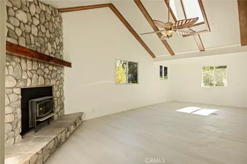 Living - 1207 Aleutian, Lake Arrowhead, CA 92352 photo 1 of 10