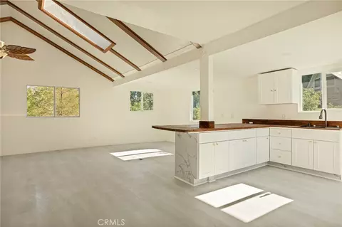 Living - 1207 Aleutian, Lake Arrowhead, CA 92352 photo 7 of 10