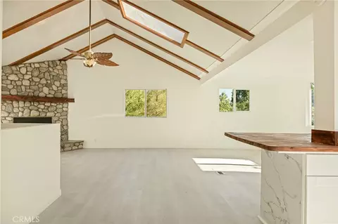 Living - 1207 Aleutian, Lake Arrowhead, CA 92352 photo 5 of 10
