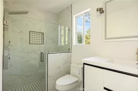 Bath - 1207 Aleutian, Lake Arrowhead, CA 92352 photo 2 of 7