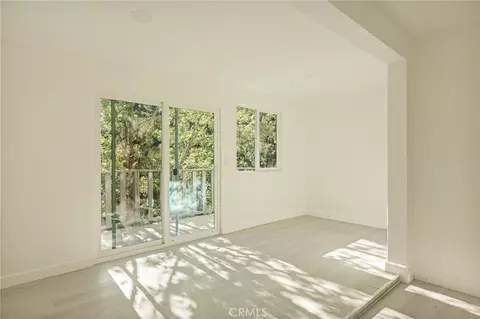 Living - 1207 Aleutian, Lake Arrowhead, CA 92352 photo 8 of 10