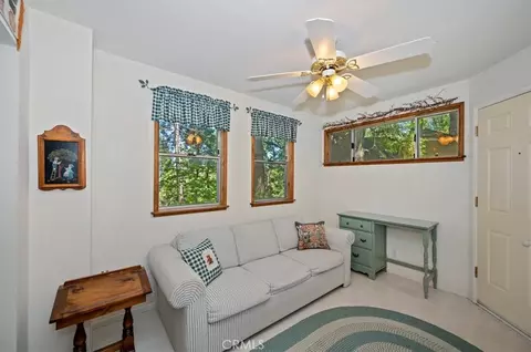 Bedroom - 563 E Victoria Ct, Lake Arrowhead, CA 92352 photo 5 of 5