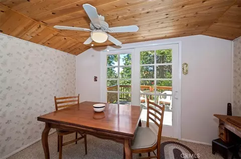Dining - 563 E Victoria Ct, Lake Arrowhead, CA 92352 photo 2 of 2