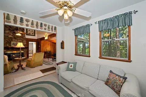 Living - 563 E Victoria Ct, Lake Arrowhead, CA 92352 photo 1 of 6