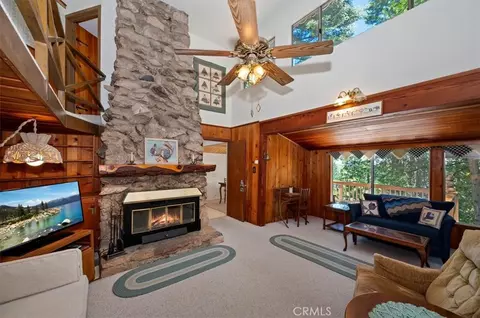 Living - 563 E Victoria Ct, Lake Arrowhead, CA 92352 photo 5 of 6