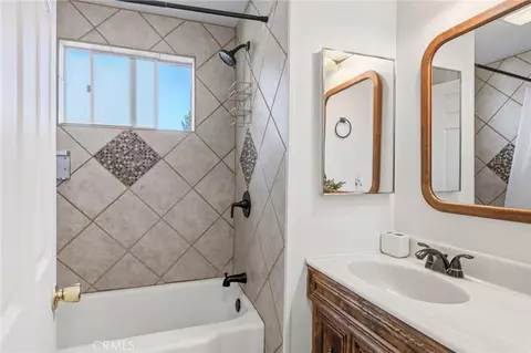 Bath - 659 Lintner Rd, Big Bear Lake, CA 92315 photo 1 of 1