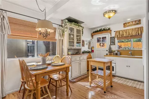 Kitchen - 659 Lintner Rd, Big Bear Lake, CA 92315 photo 4 of 4
