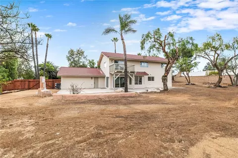 Exterior - 10880 Valley Dr, Riverside, CA 92505 photo 6 of 10