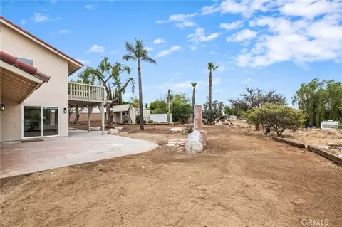 Exterior - 10880 Valley Dr, Riverside, CA 92505 photo 5 of 10