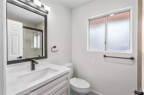 Bath - 10880 Valley Dr, Riverside, CA 92505 photo 2 of 5